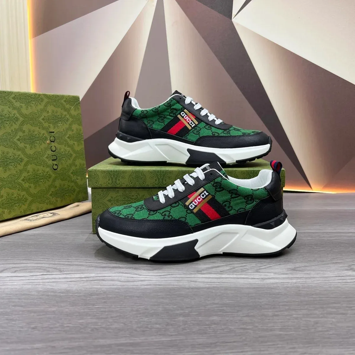 Gucci Gucci Runners GG Monogram Green/Black Sneakers Green - 1