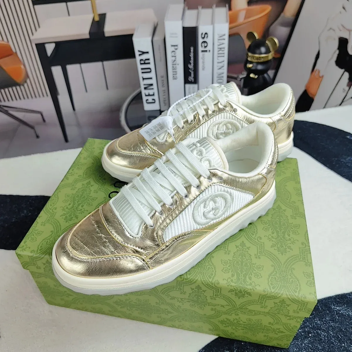 Gucci Gucci Rhyton Metallic Gold/White Sneakers Gold