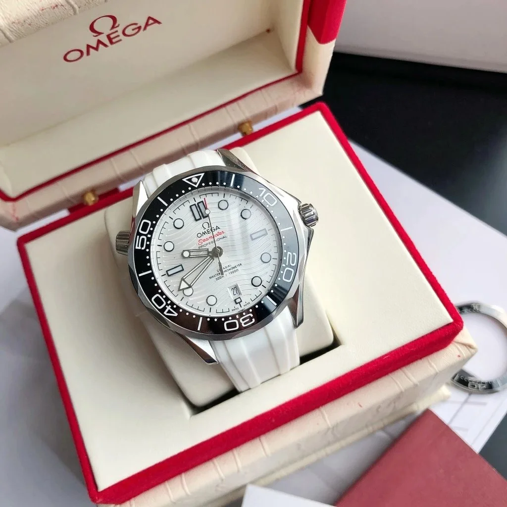 Omega Omega Seamaster Professional White Dial Silver Case Watch White