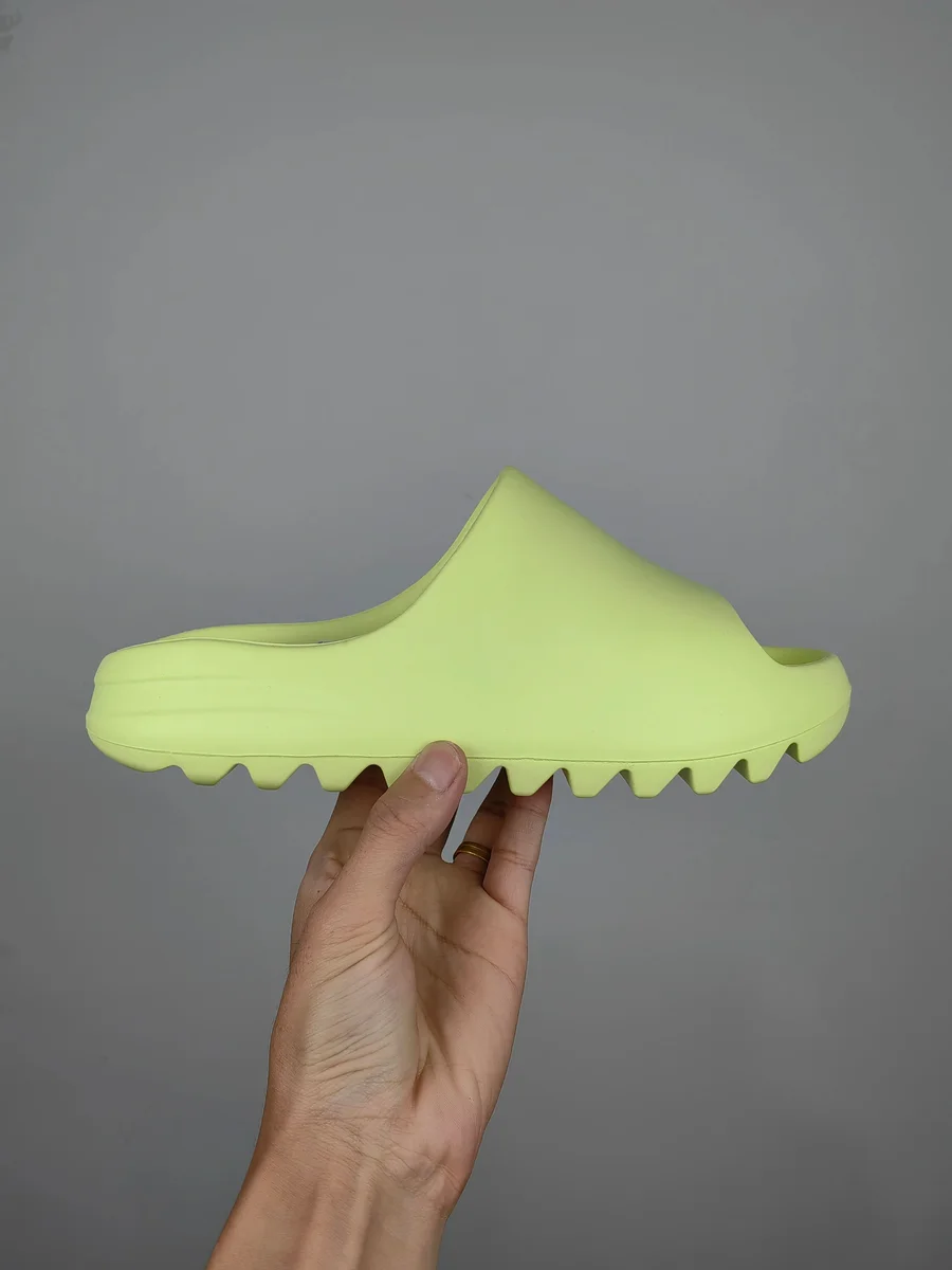 Yeezy Yeezy Slide Apple Green Light Leather Sandals Green - 1
