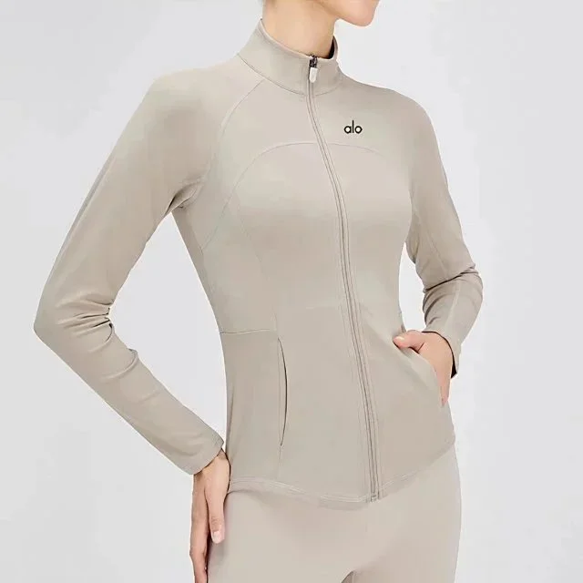 Alo Yoga Alo Yoga Jacket in生椰拿铁 for Women Beige - 1