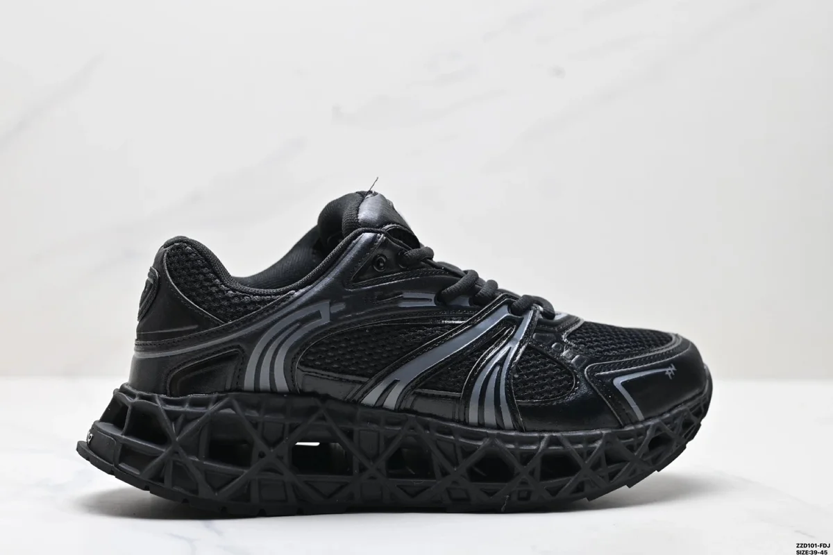 Other Unisex Black Triple Black Sneakers Black - 1