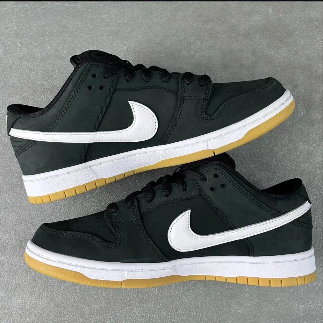 Nike Nike SB Dunk Low Black Gum Sneakers Black - 1