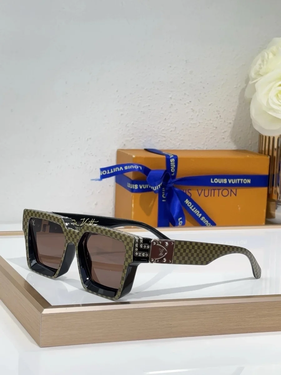 Louis Vuitton Louis Vuitton Monogram Brown Square Sunglasses Brown
