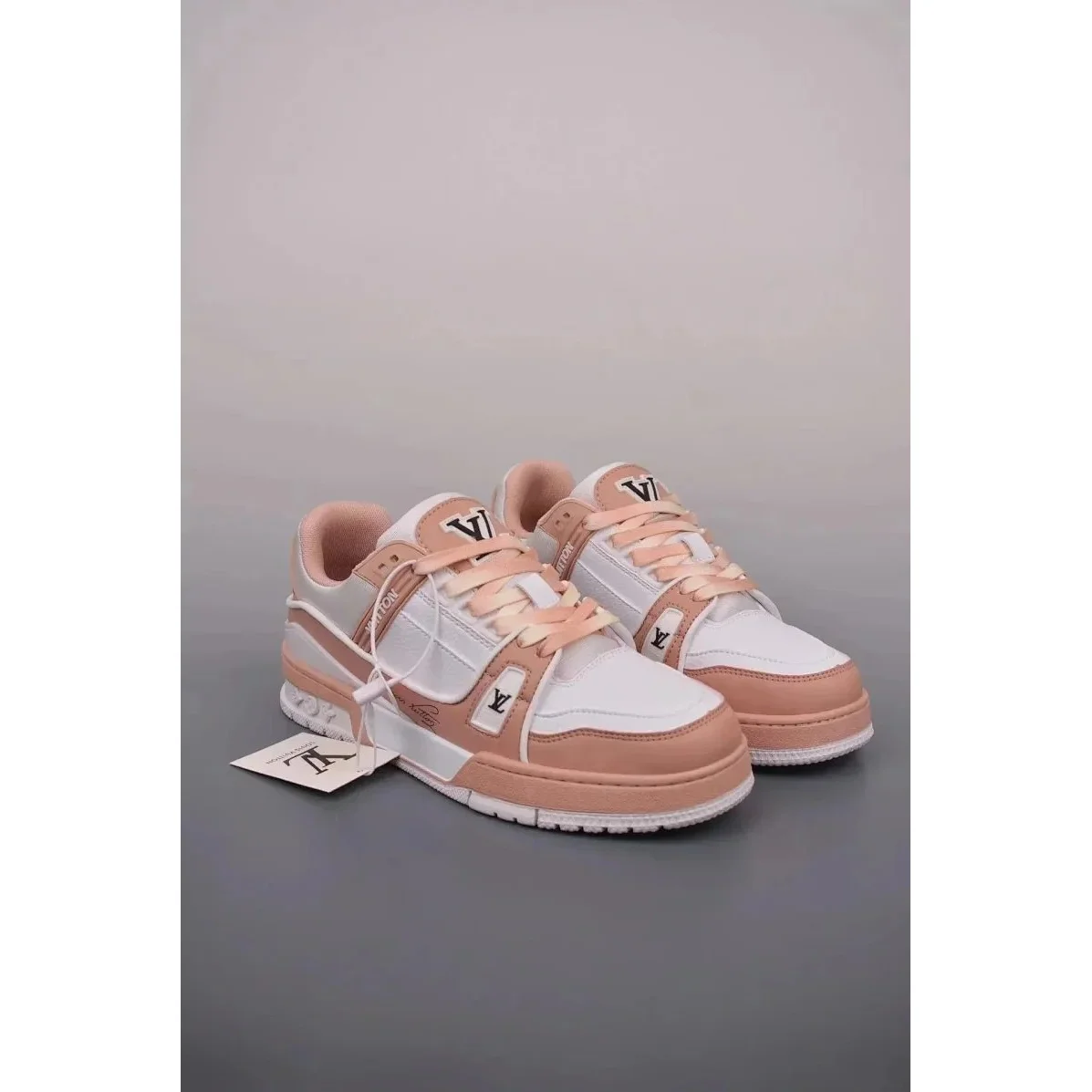 Louis Vuitton Louis Vuitton LV Trainer Peach Sneakers Beige
