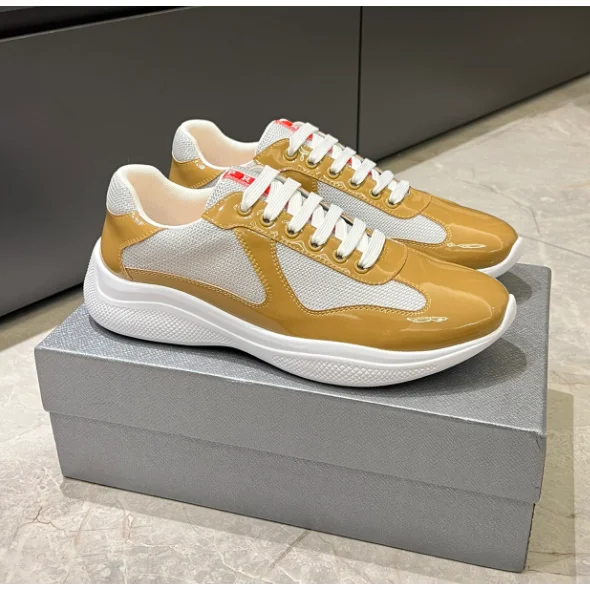 Prada Prada Runners 05 Brown/White Sneakers Brown