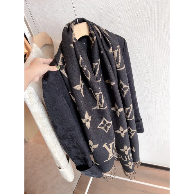 Louis Vuitton Louis Vuitton Monogram Black/Beige Scarf Black