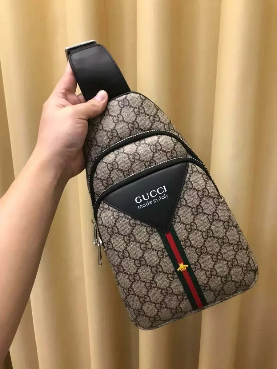 Gucci Gucci GG Supreme Beige/Black Crossbody Bag Beige