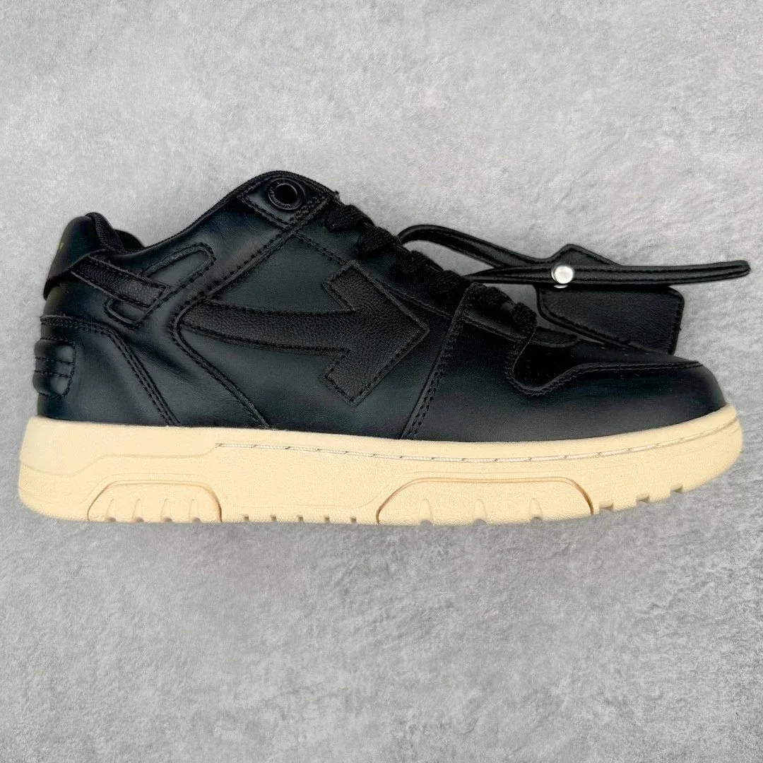 Yeezy Yeezy Black Leather Low Top Sneakers Black
