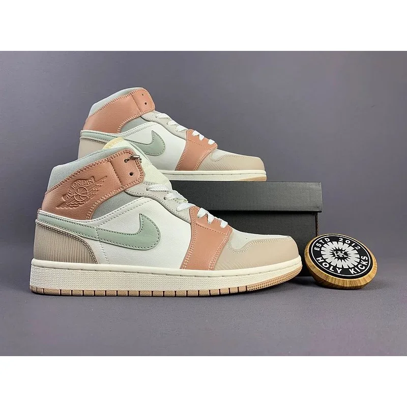 Nike Nike Air Jordan 1 Light Bone Sail Sneakers Beige - 1