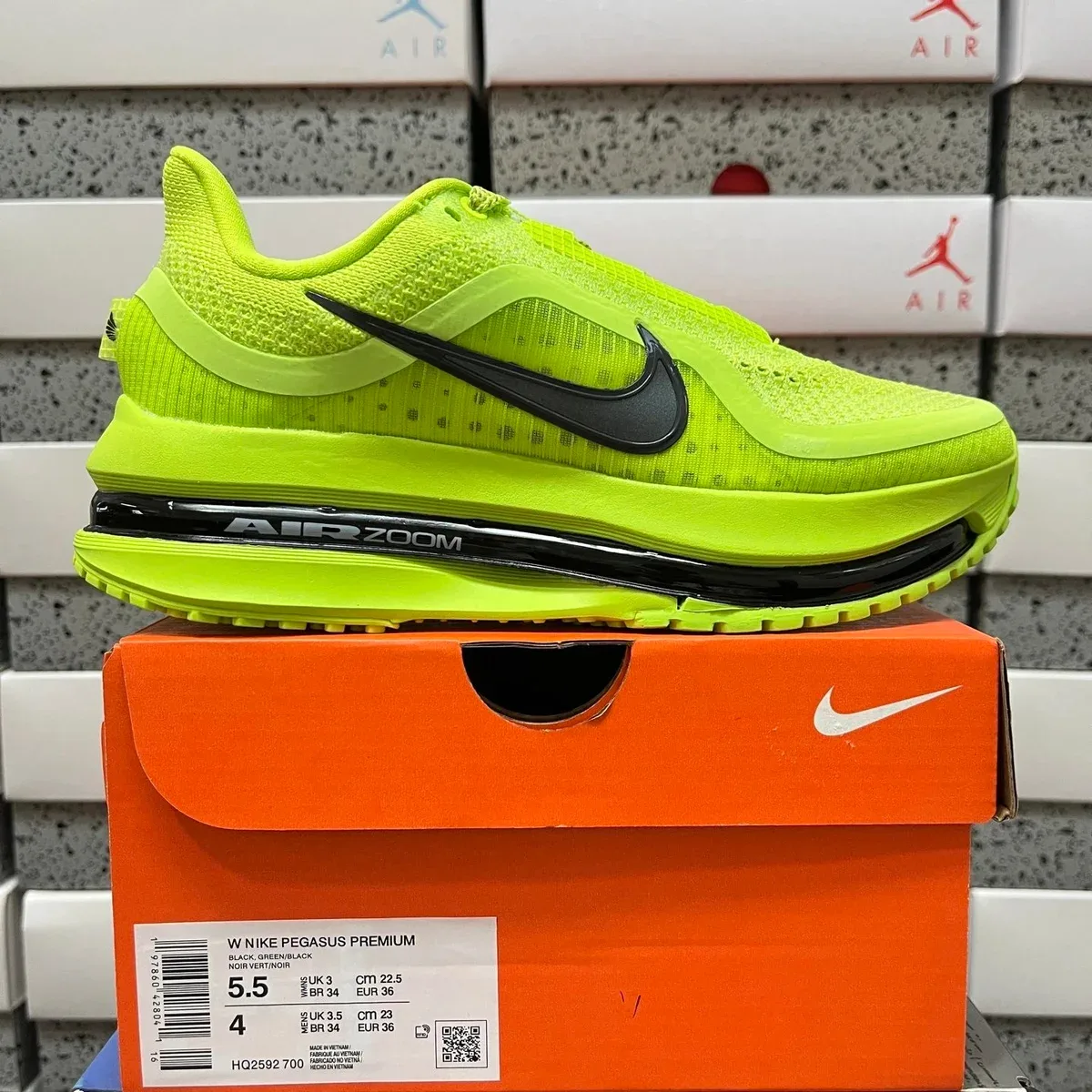 Nike Nike Pegasus Air Zoom Premium HQ2592-700 Fluorescent Green Sneakers Green - 1