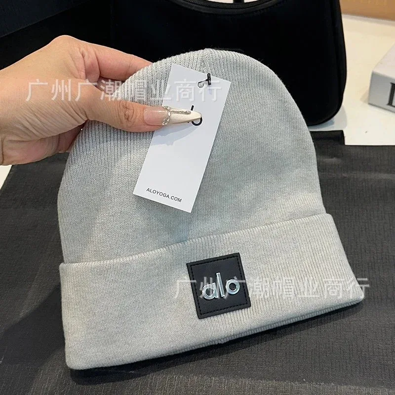 Alo Yoga Alo Yoga Grey Knit Beanie Grey - 1