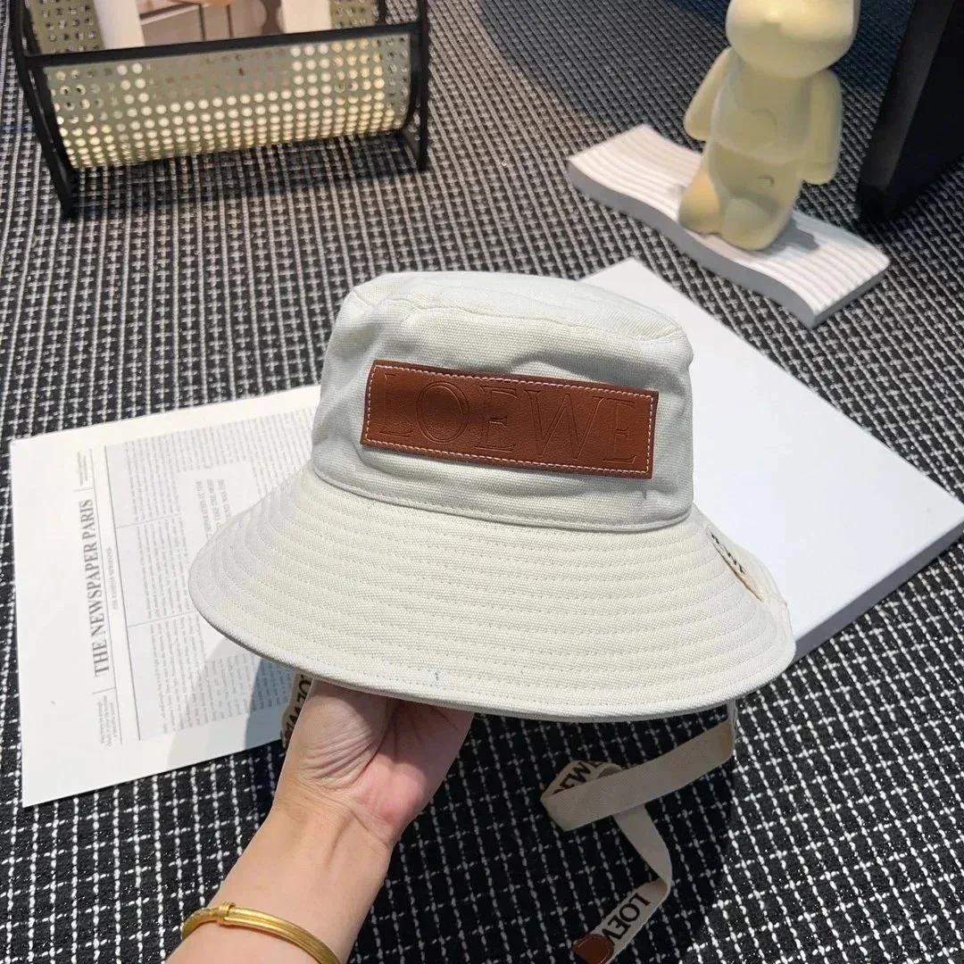 Loewe Loewe Classic Logo Bucket Hat Cream Cream - 1