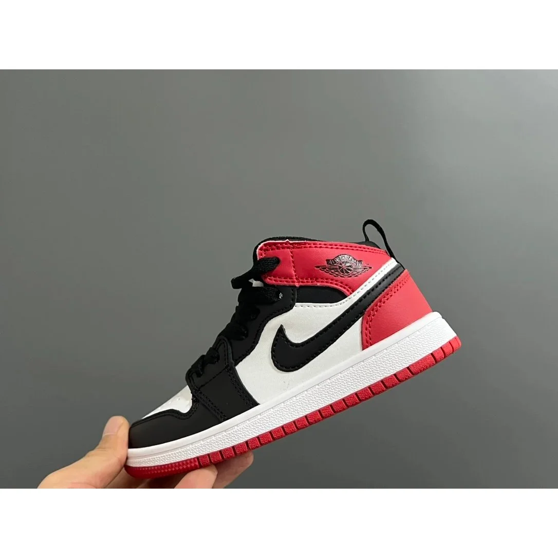 Jordan Jordan Air Jordan 1 Mid Black/White/Red Sneakers Multicolor