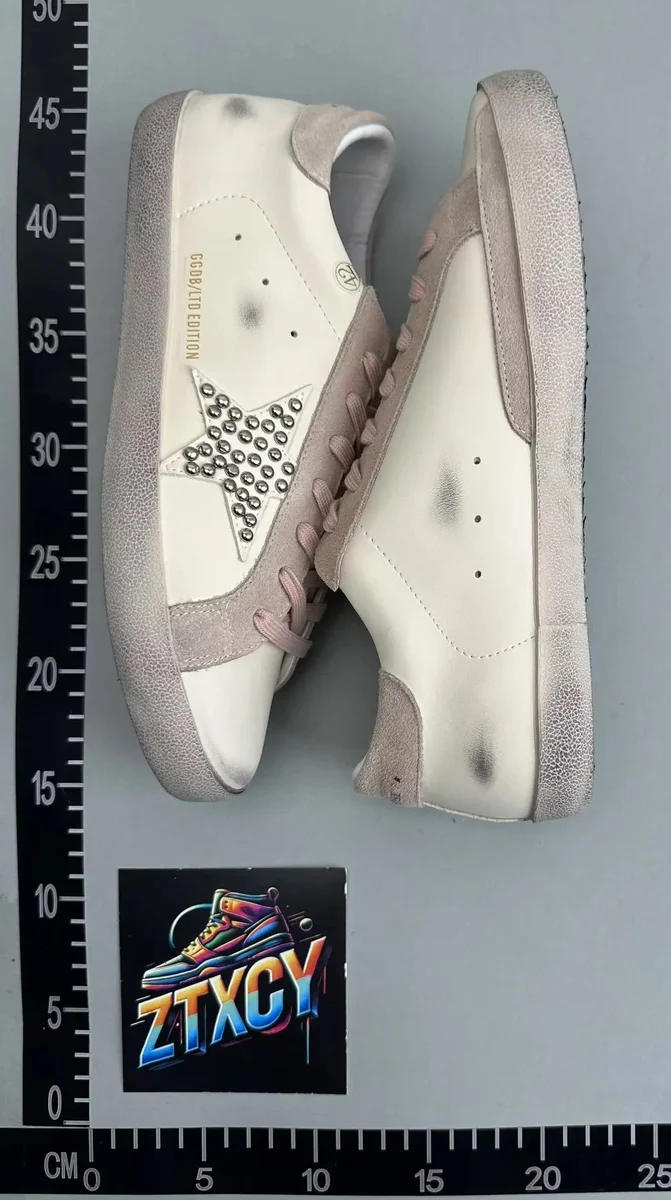 Golden Goose Golden Goose Super-Star Star Embellished Sneakers White - 1