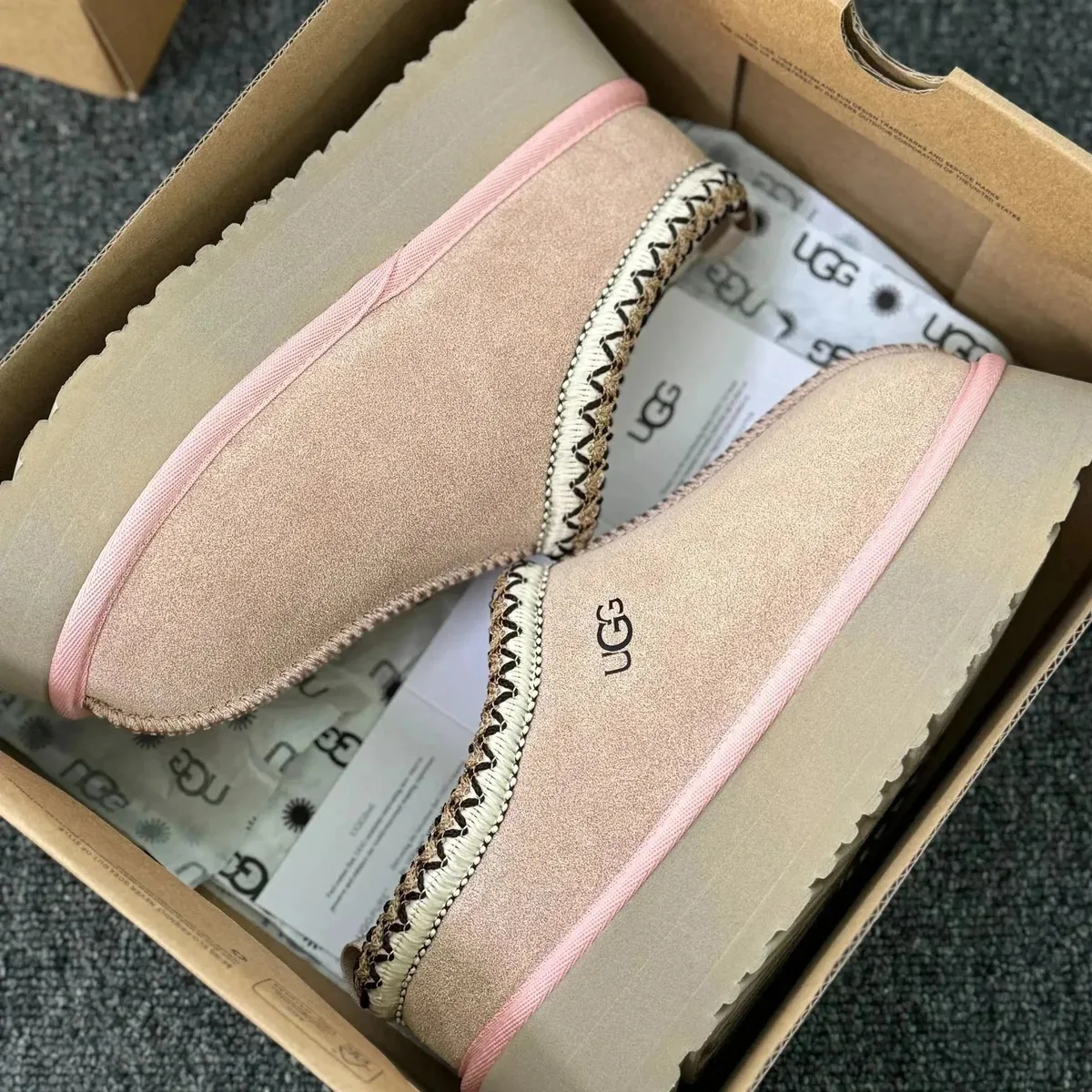 UGG UGG Classic Short Pink Thick Sole Snow Boot Pink