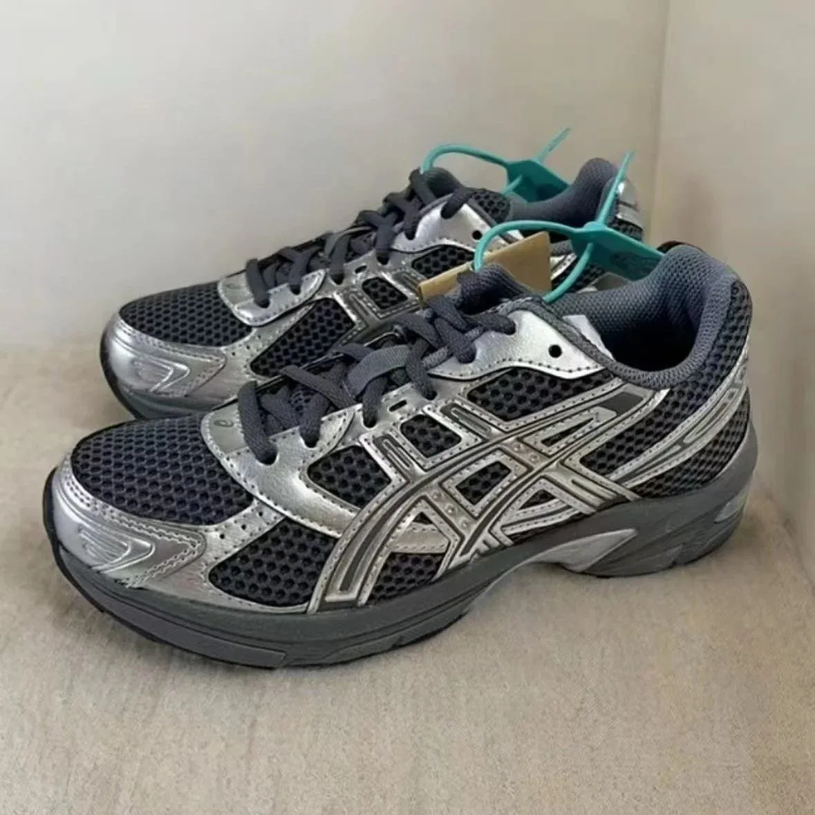 ASICS ASICS Gel-Cantara Black Silver Sneakers Silver - 1