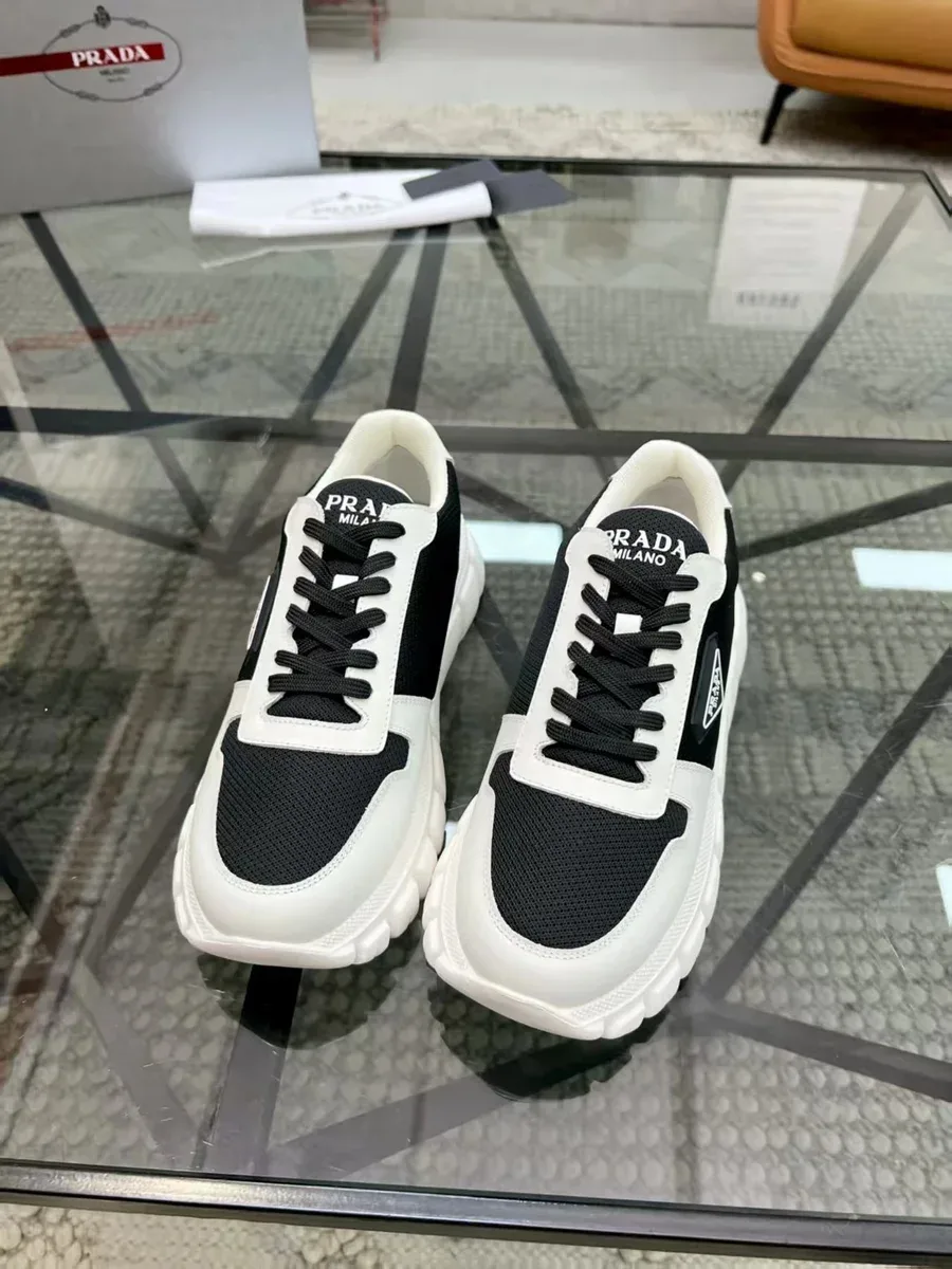 Prada Prada Runners Black/White Sneakers Black