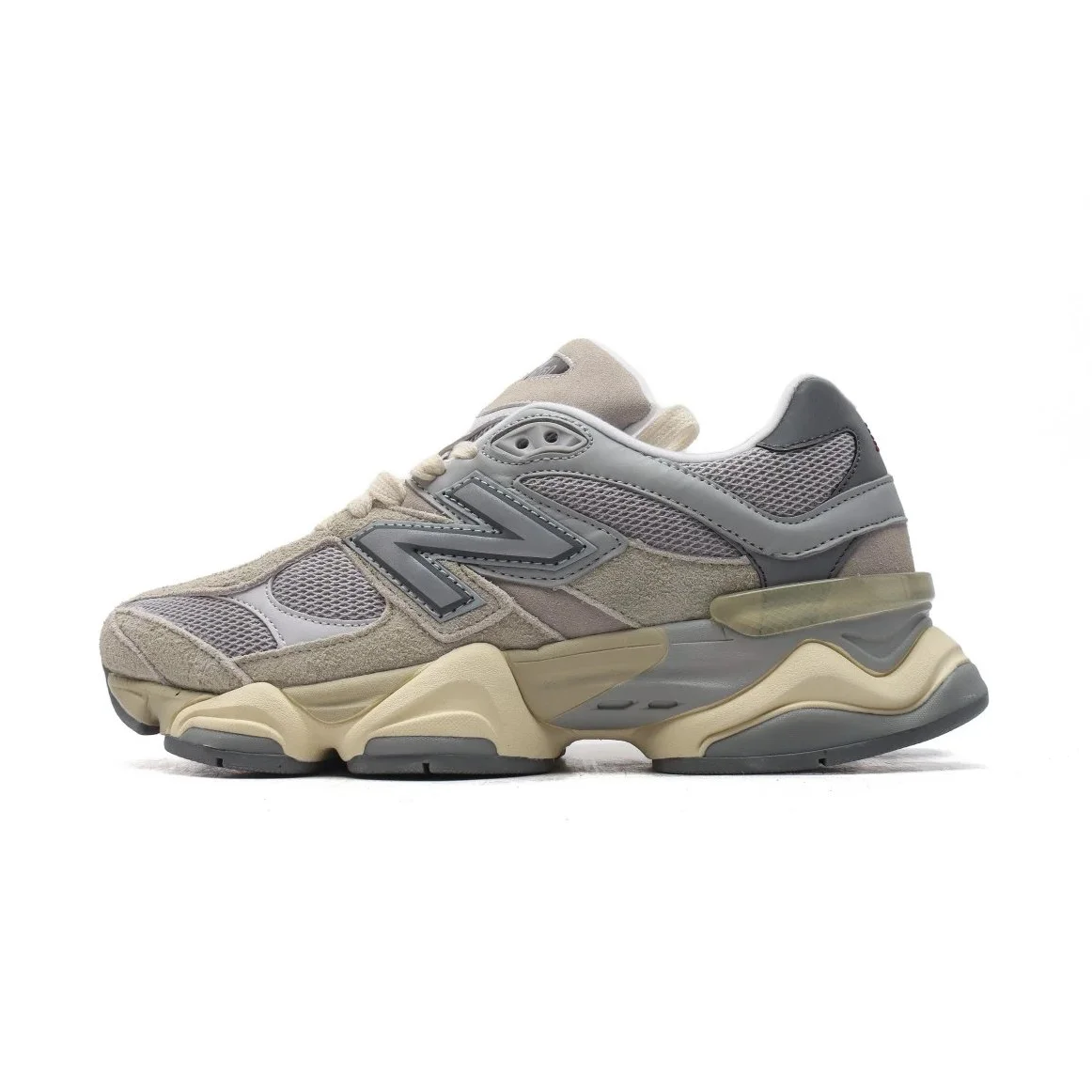 New Balance New Balance 2002R Beige/Grey Sneakers Beige