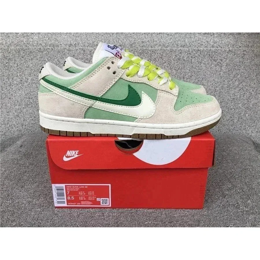 Nike Nike Dunk Low SE 'Sail/Green' Sneakers Green - 1