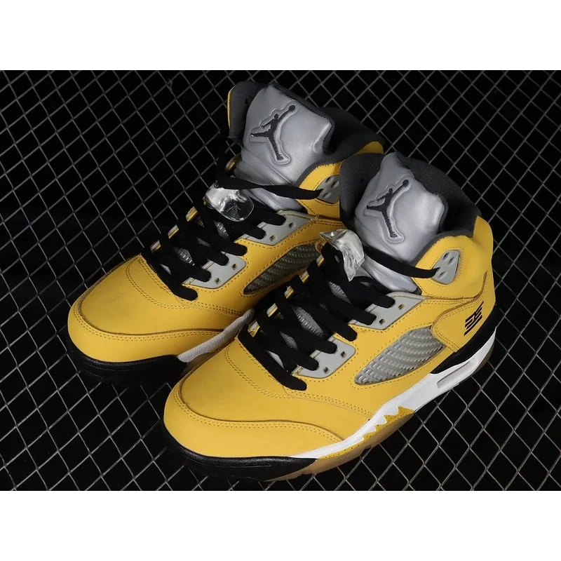 Nike Nike Air Jordan 5 University Gold Sneakers Yellow - 1