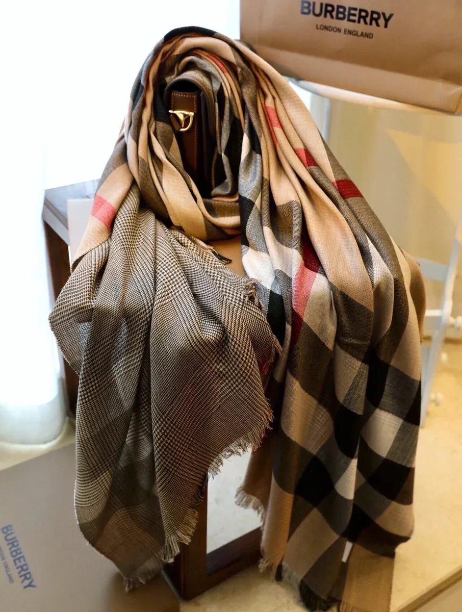 Burberry Burberry Classic Check Scarf Beige/Black/Wine Red Beige - 1