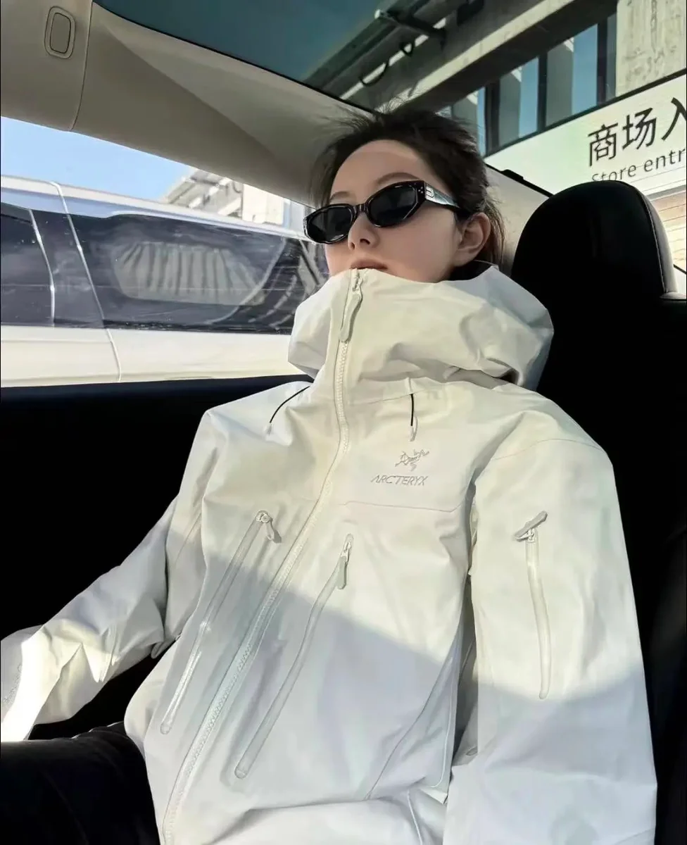 Arc'teryx Arc'teryx AR Alpha SV SV7极地白 Jacket White
