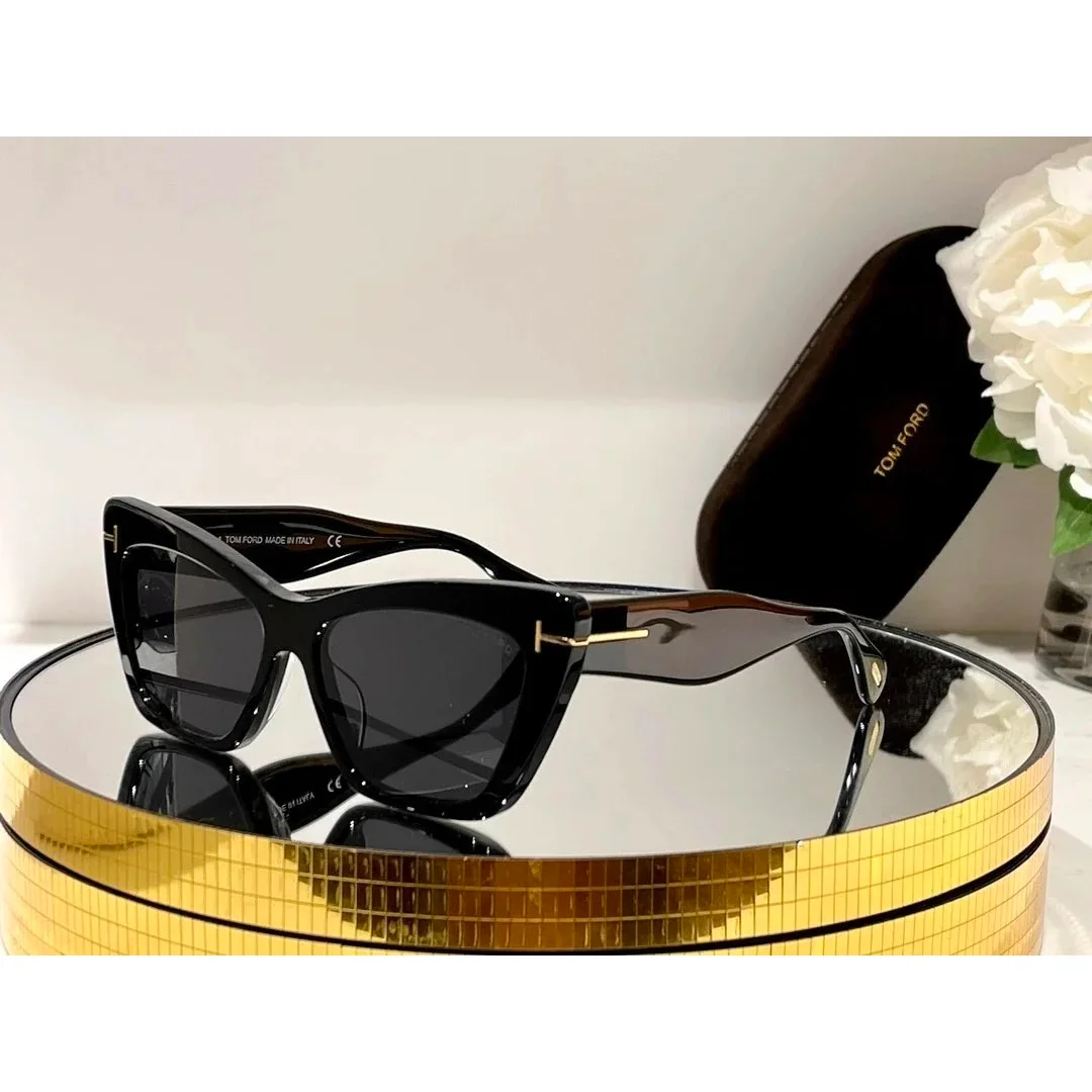 Tom Ford Tom Ford Black Cat-Eye Sunglasses Black - 1