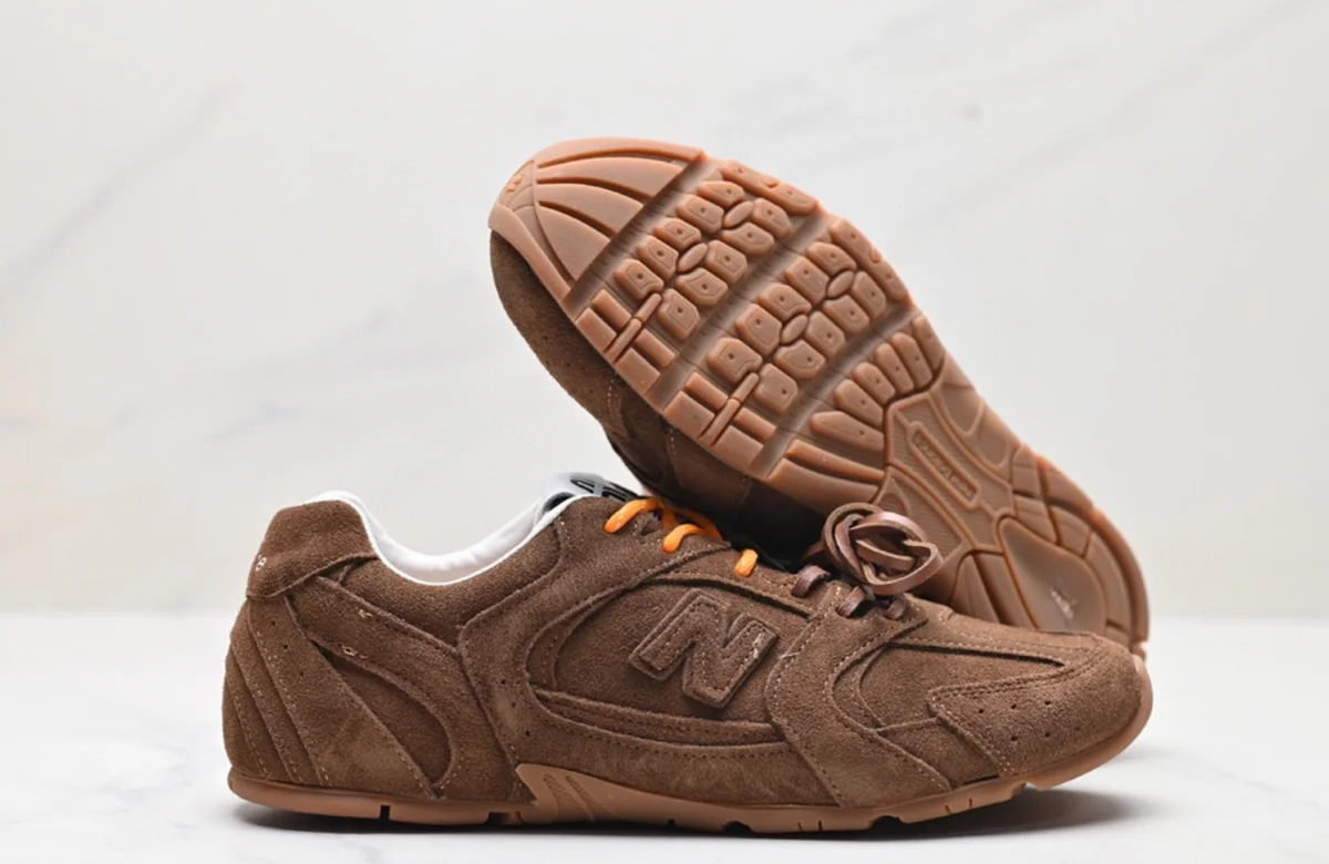 New Balance New Balance 900 Made in UK Brown Sneakers Brown