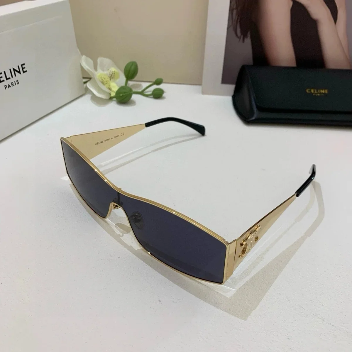 Celine Celine Classic Logo Gold Frame Black Lens Sunglasses Gold - 1