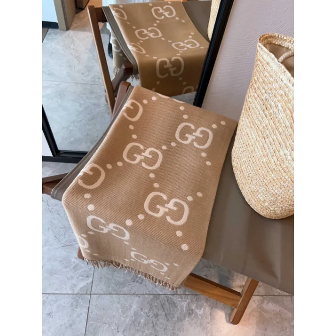 Gucci Gucci GG Logo Scarf Beige Beige