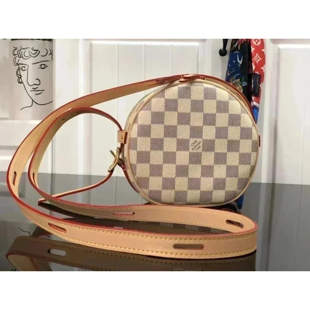 Louis Vuitton Louis Vuitton Pochette Damier Beige Crossbody Bag Beige