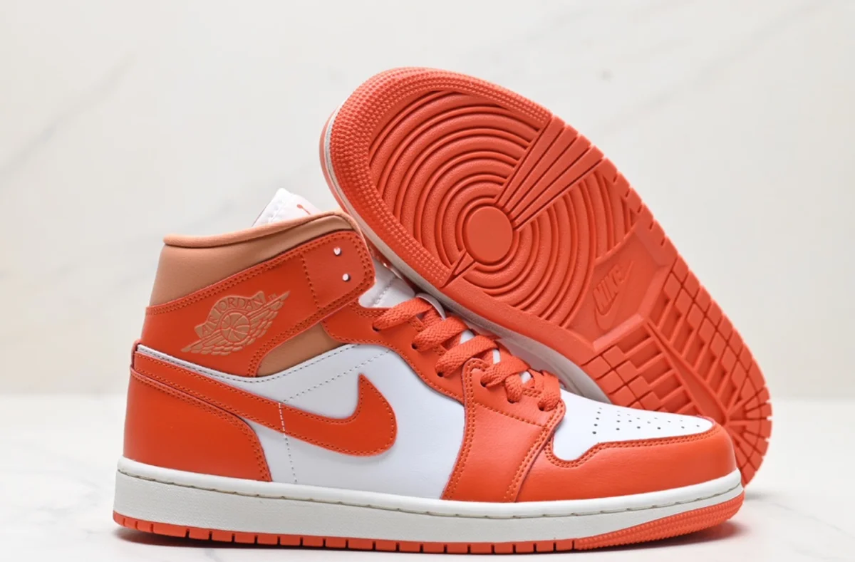 Nike Nike Air Jordan 1 Sail/University Red Sneakers Red - 1