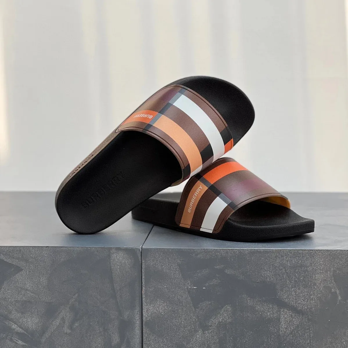 Burberry Burberry Vintage Check Slide Sandals Brown/Orange Multicolor