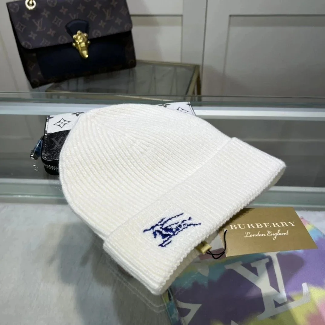 Burberry Burberry White Pony Embroidered Beanie White - 1