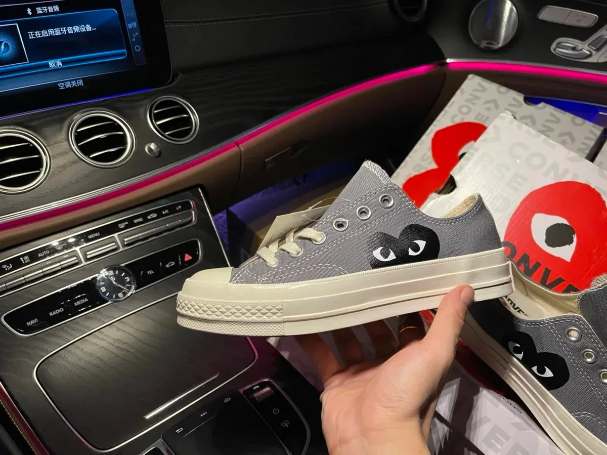 Converse Converse Chuck Taylor All Star Grey Low Hearts Sneakers Grey
