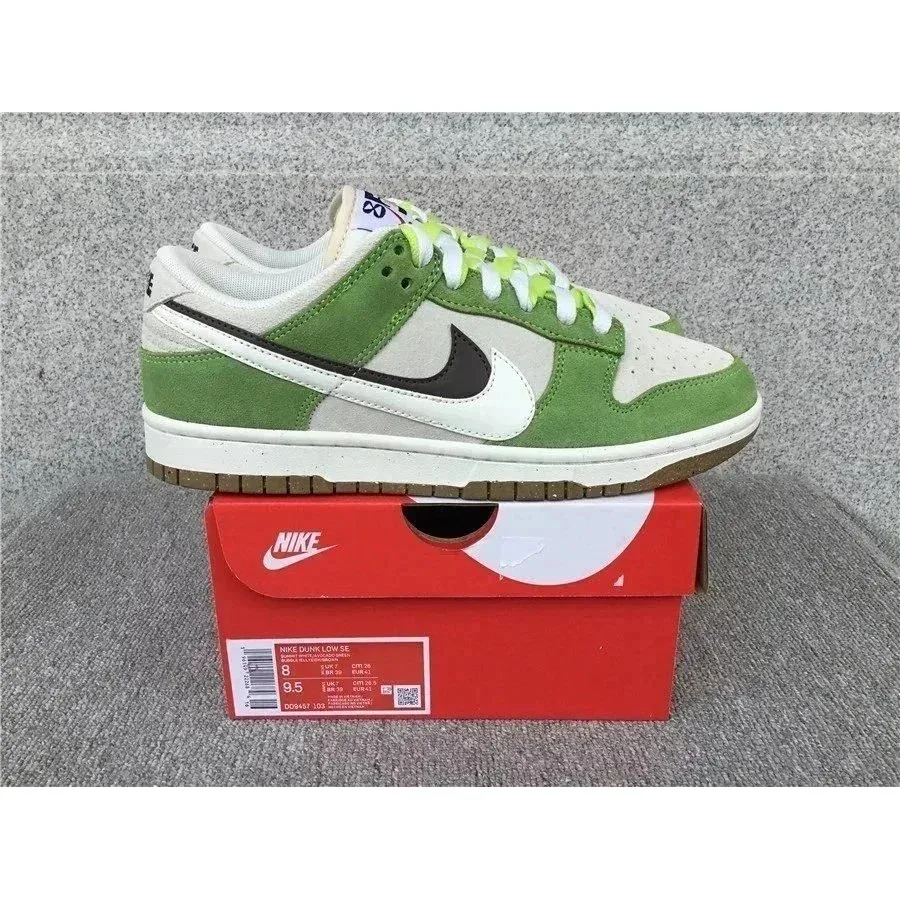 Nike Nike Dunk Low SE Sail/Green Sneakers Green - 1