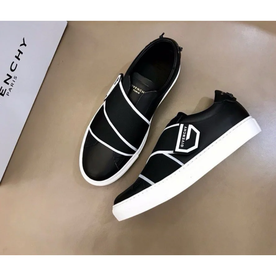 Givenchy Givenchy 4G Black/White Slip-On Sneakers Black