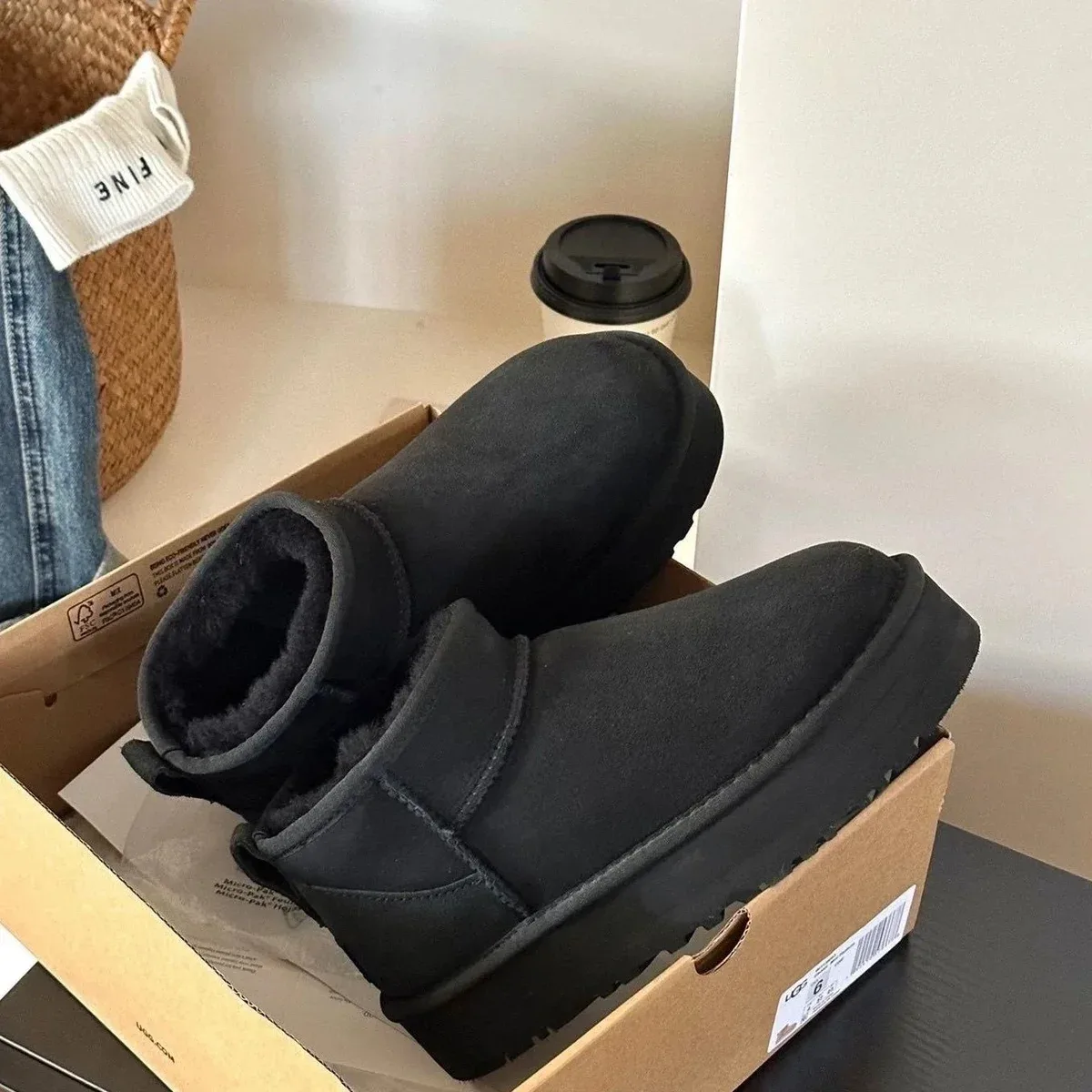 UGG UGG Classic Short Black Boots Black