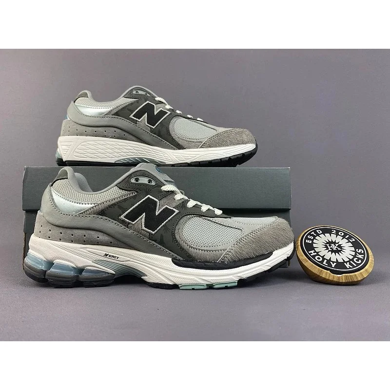 New Balance New Balance 2002R Grey/Black Sneakers Grey - 1