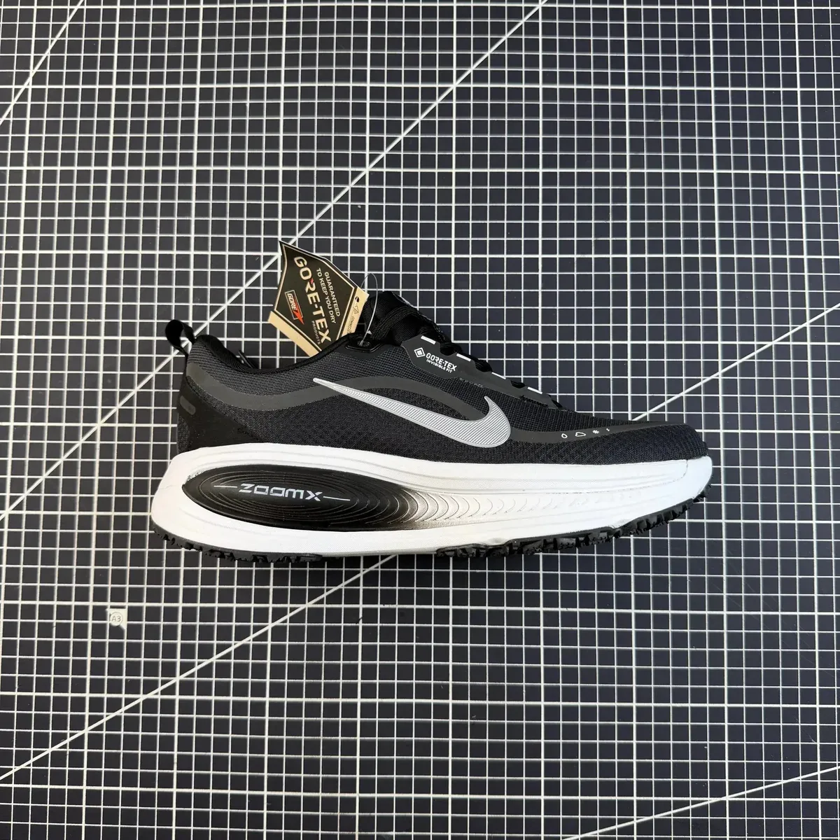 Nike Nike Vomero Black/White Running Sneakers Black
