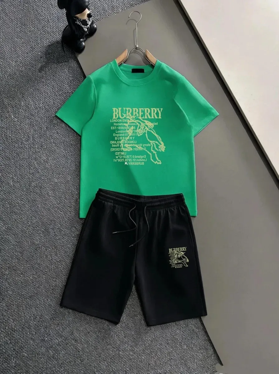 Burberry Burberry Green Horse Print T-Shirt & Black Shorts Set Green - 1
