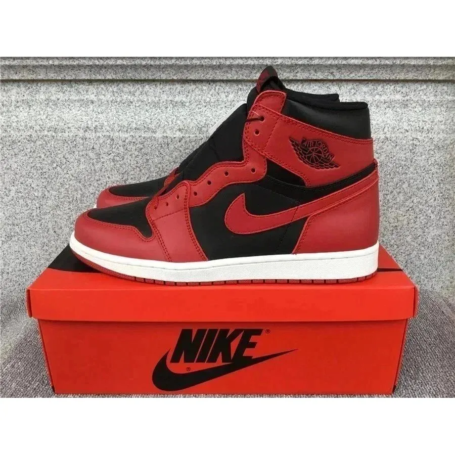 Nike Nike Air Jordan 1 Banned Red/Black Sneakers Red - 1