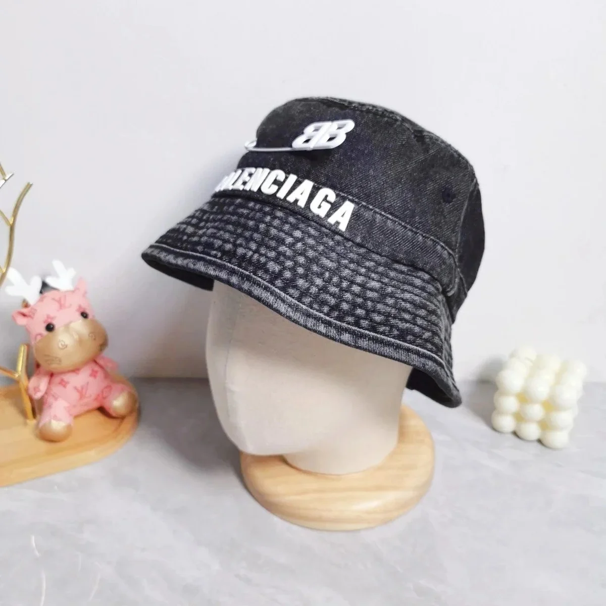 Balenciaga Balenciaga BB Logo Bucket Hat Black Black