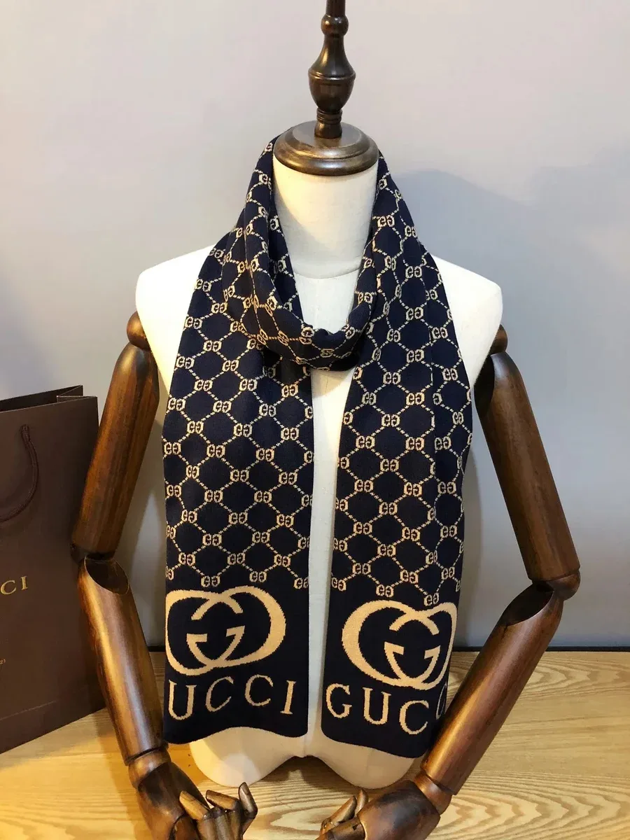 Gucci Gucci Interlocking G Navy/Beige Knit Scarf Navy