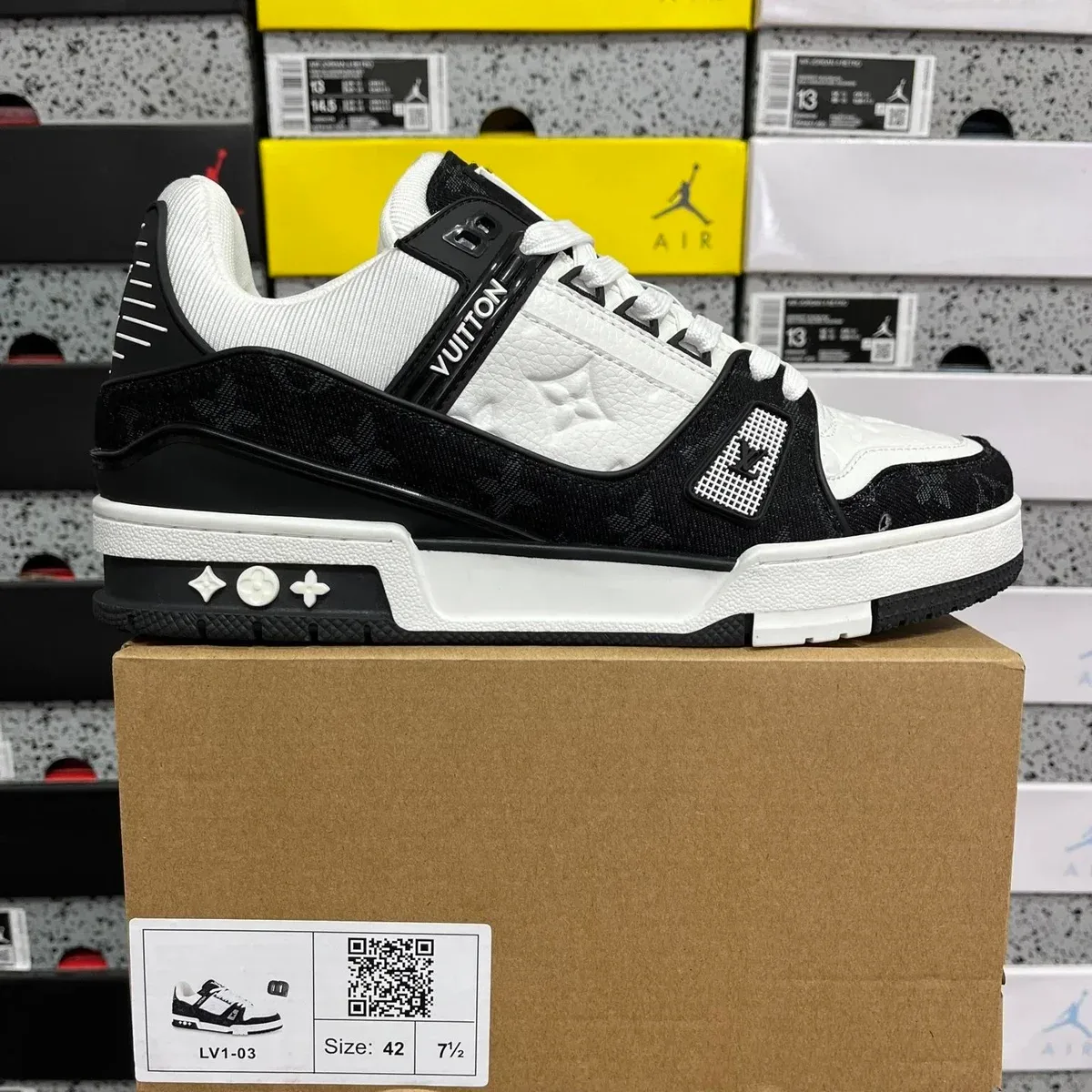 Louis Vuitton Louis Vuitton LV Trainer Black & White Sneakers Black