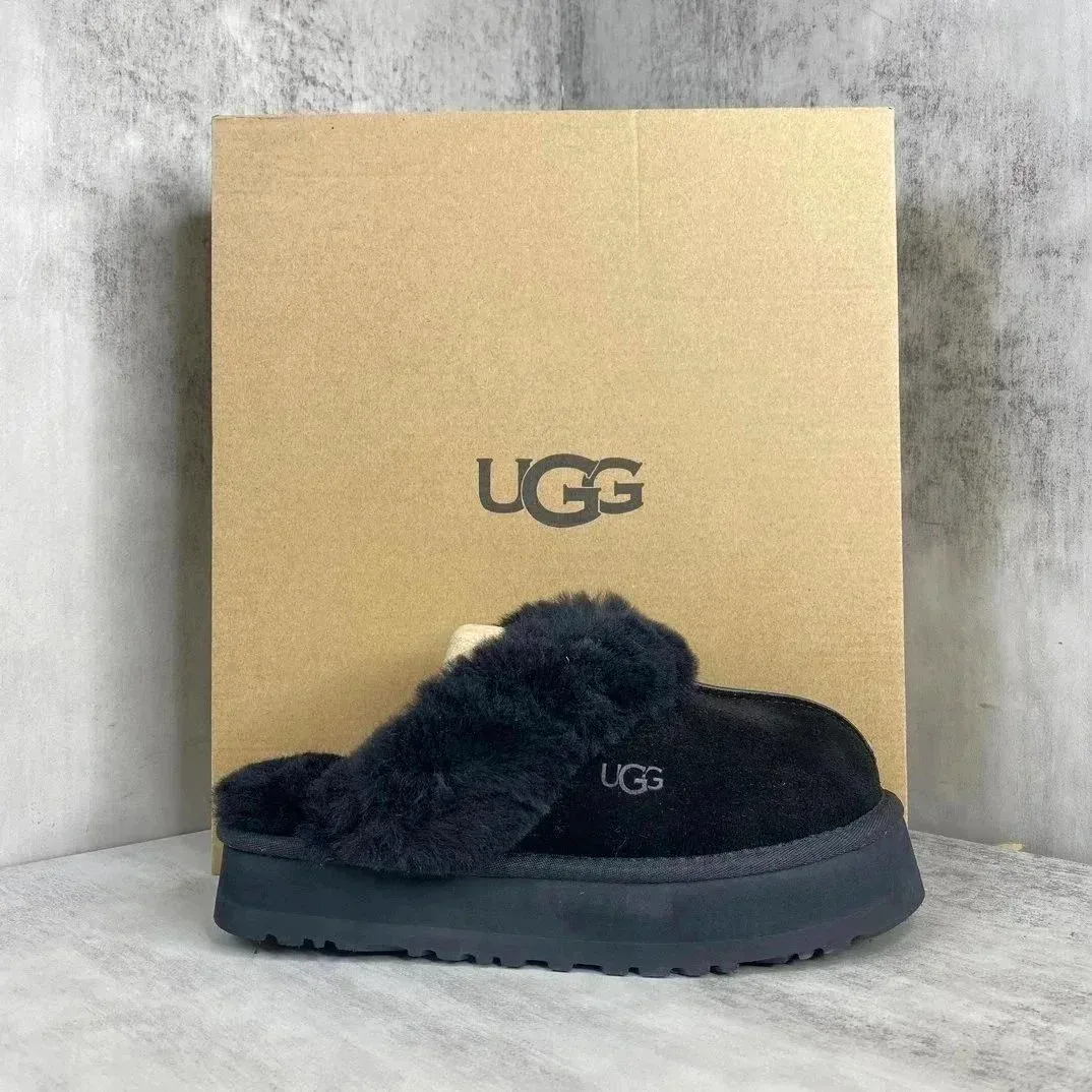 UGG Classic Short Black Slippers catalog image