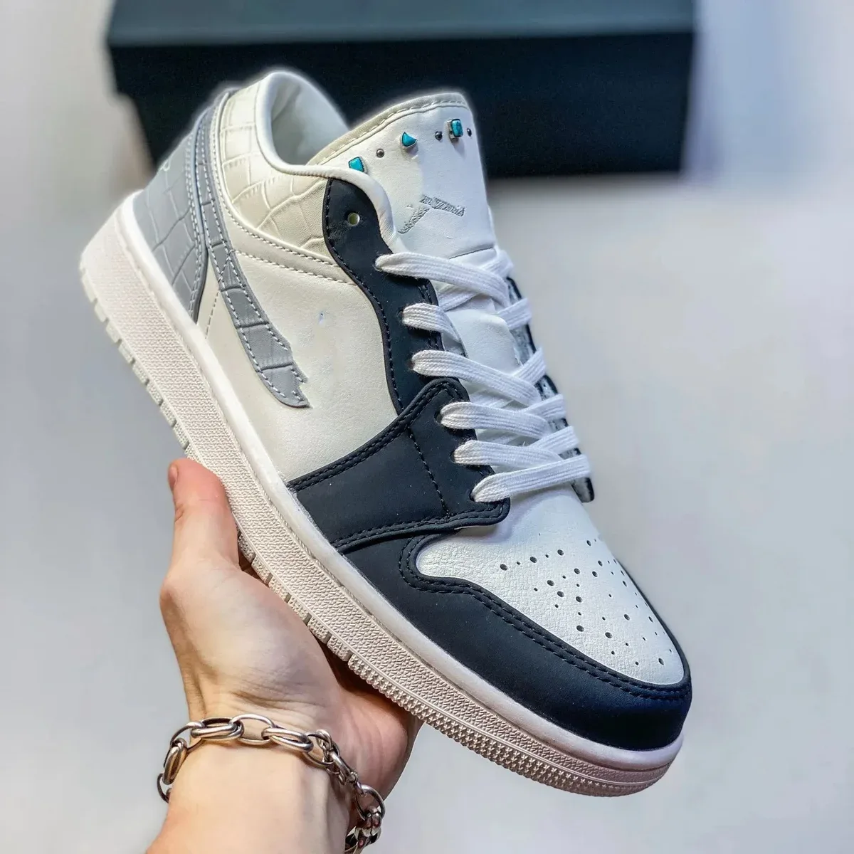 Jordan Jordan Air Jordan 1 White/Black/Grey Turquoise Studs Sneakers White