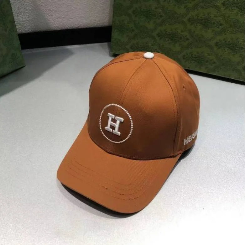 Hermès Hermès H Logo Cap Camel Headwear Brown
