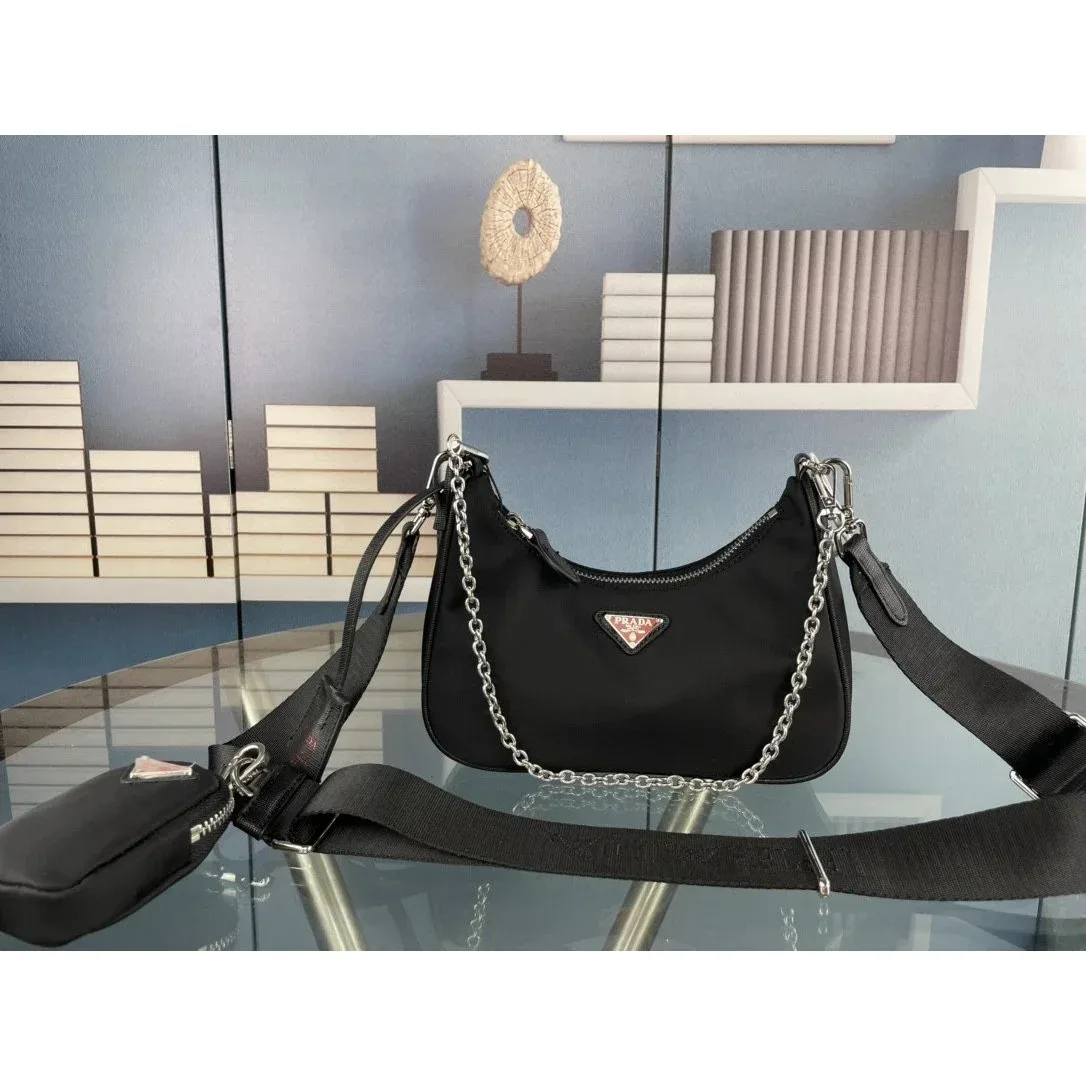 Prada Prada Re-Edition 2005 Black Shoulder Bag Black